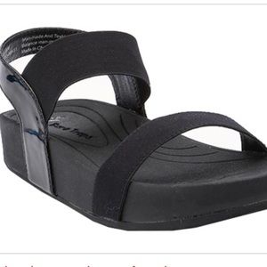 Bare Traps gazelle platform sandal in black